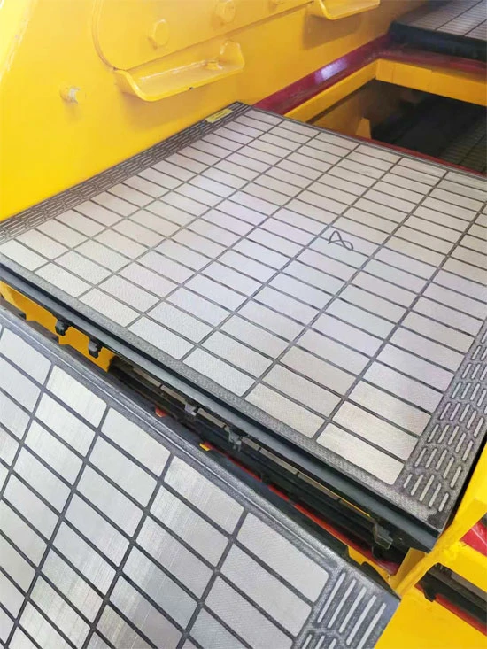 Align with the locking mechanism of the first screen