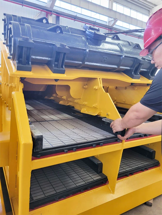 Insert the wedge block into the screen and press it tight